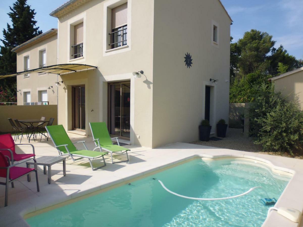 Le Cabanon De Laura LʼIsle-sur-la-Sorgue Exterior foto